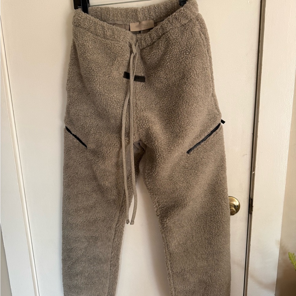 FEAR OF GOD Essentials Cream Sherpa Fleece PANTS new